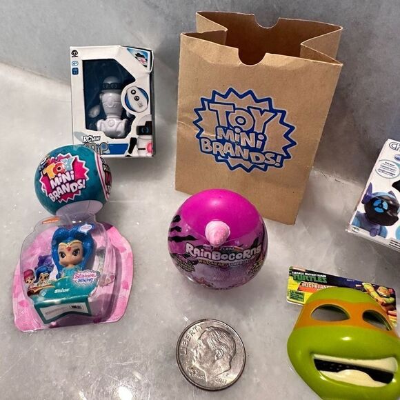 Zuru Assorted Miniature Toys Playset Bundle of 8 Collectibles Mini Brand - Picture 3 of 3